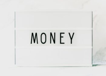 Featured image for: Beginner's Guide to Index Funds: Simple, Diversified Investing (Explain index funds in simple terms: what they are, how they work (tracking an index), and why they're recommended for beginners (low cost, diversification). Cover how to buy them through a brokerage or retirement account.)