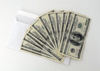 Featured image for: How to Use the Envelope System for Budgeting in a Digital World (Modern take on the cash envelope system. Explain the classic method, then detail digital alternatives using budgeting apps with virtual envelopes, dedicated bank accounts, or prepaid cards. Discuss pros/cons of cash vs. digital.)